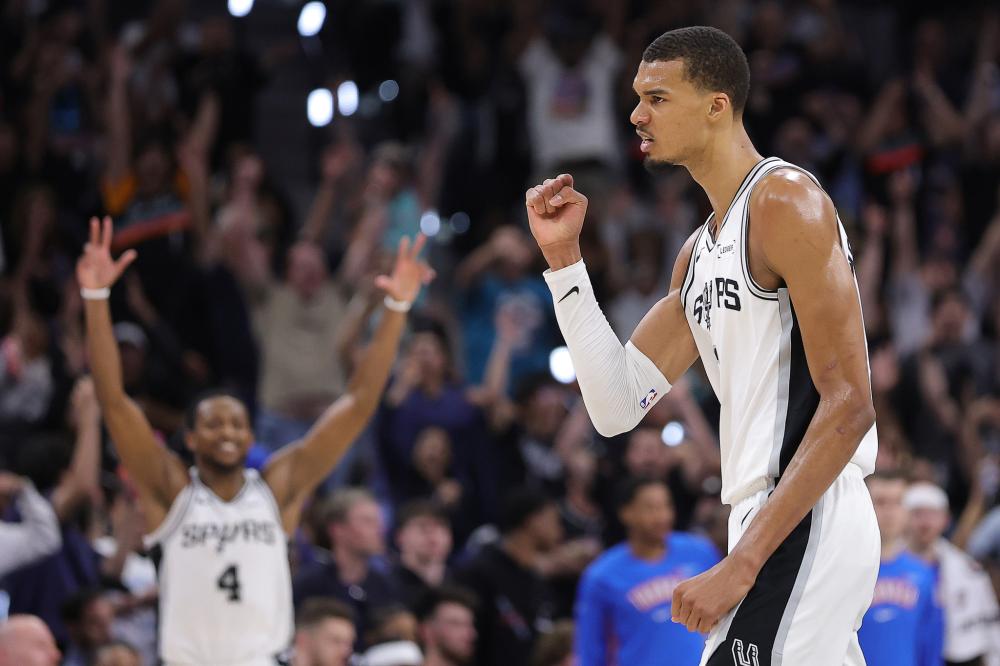 吉拉迪诺足球生涯精彩回顾与进球传奇全解析